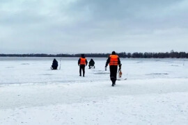 Спасатели рассказали, как выбрать место для зимней рыбалки