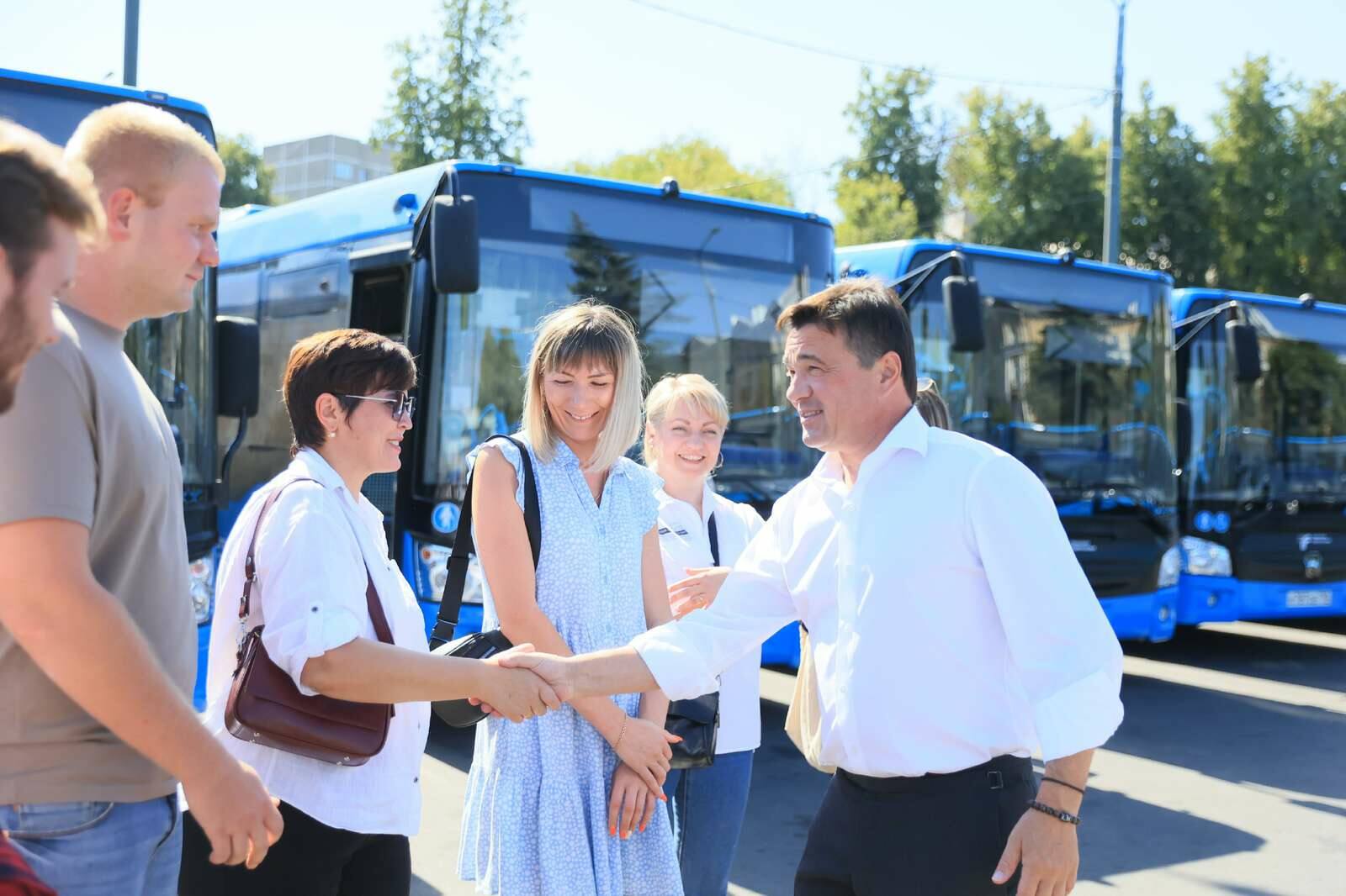 Подмосковье получило еще 110 новых автобусов с USB-зарядками — Андрей Воробьев | Изображение 1