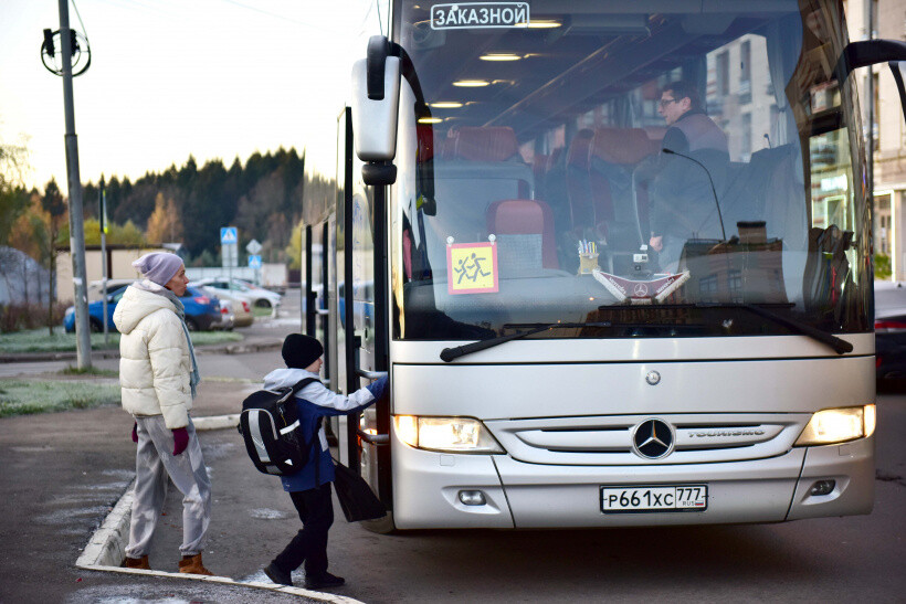 По поручению главы Химок от ЖК «Новогорск Парк» запустили школьные автобусы