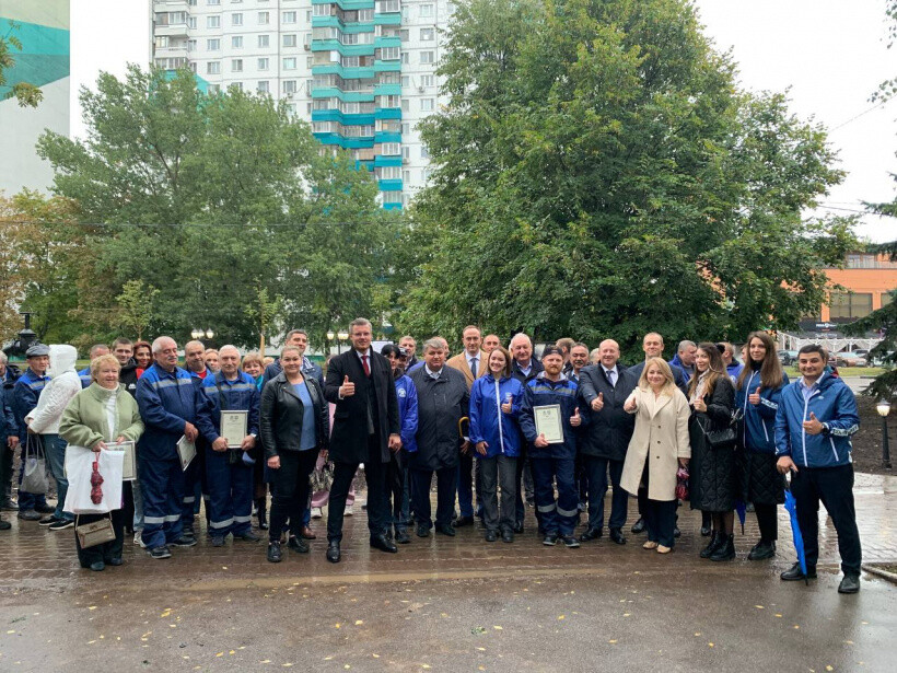 Активисты «Единой России» помогли с открытием сквера в честь 60-летия Химкинского водоканала