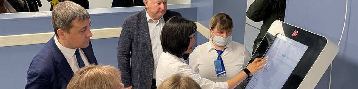 Химкинские депутаты пообщались с пациентами обновленной поликлиники №2