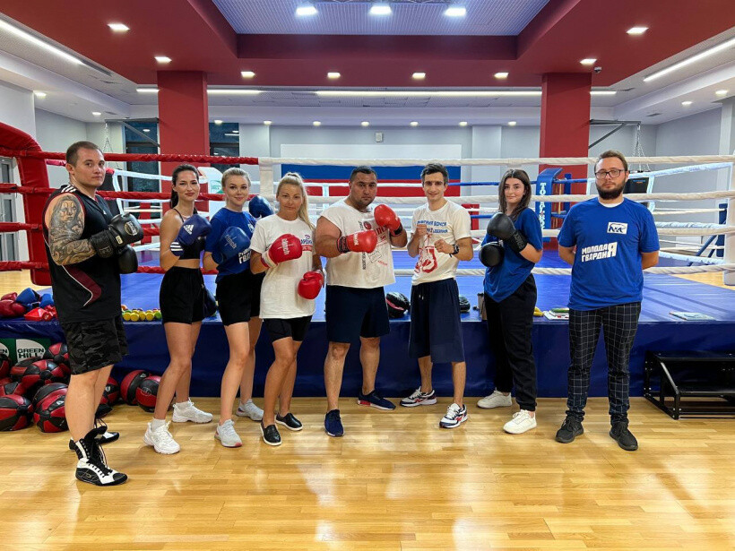 Активисты «Единой России» и «Молодой Гвардии» приняли участие в тренировке по боксу