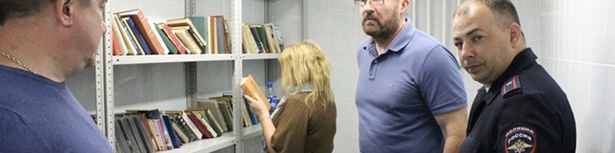 Сергей Леонов посетил изолятор временного содержания в Химках