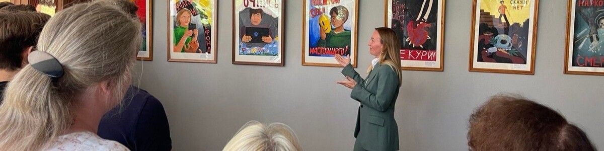 В химкинской ЦДШИ провели выставку картин учеников «Социальный плакат»