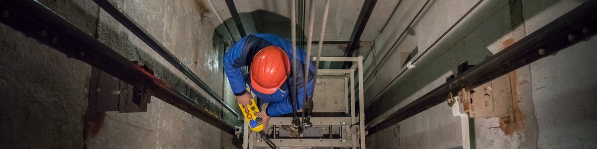 В Химках меняют старые лифты на новые в рамках капитального ремонта