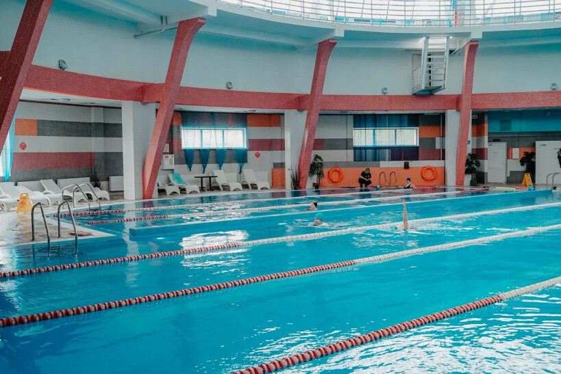15-ти химкинским пенсионерам выделили льготные абонементы в бассейн