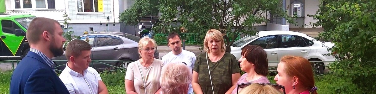 Депутат обсудил с горожанами благоустройство детских и спортивных площадок в Химках